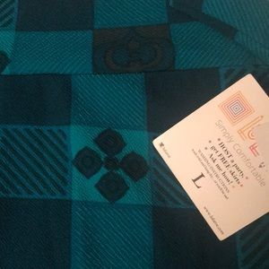 BNWT LULAROE LARGE CASSIE SKIRT